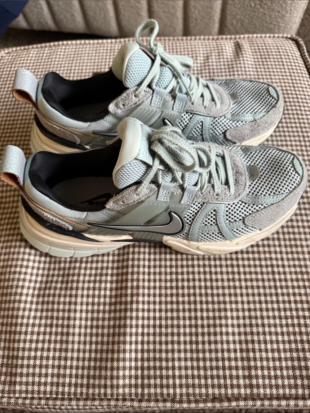 Nike Women's V2K sneakers